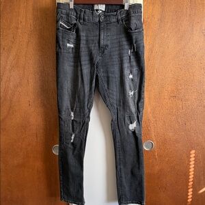 Distressed Black Men Jeans